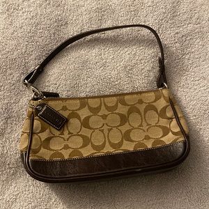 Small coach purse, with inside pocket